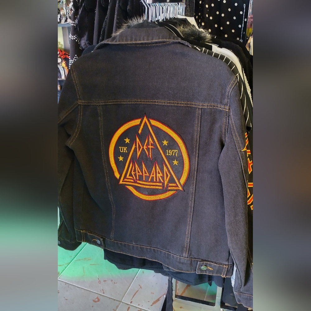 DEF LEPPARD XS embroidered jean jacket